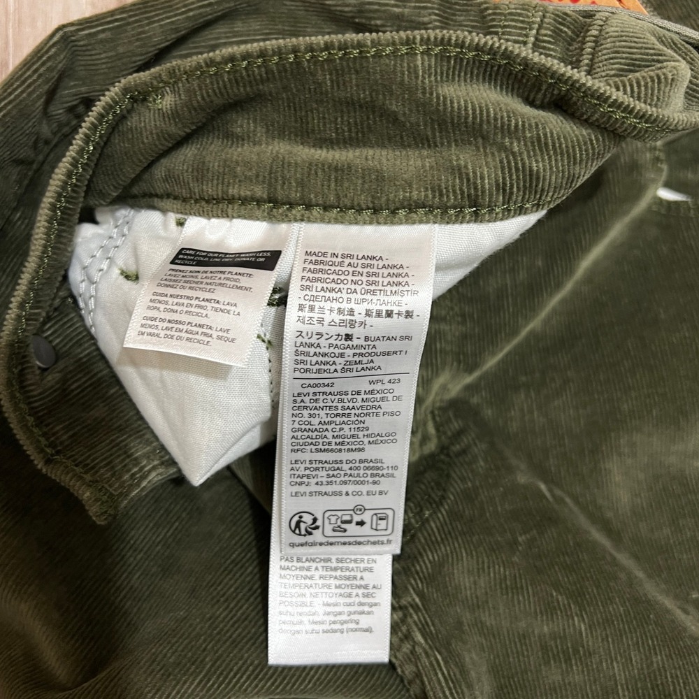 Levi's Classic Straight Corduroy Jeans Green 12M (W31 L30) Mid Rise Women NWT - Picture 10 of 14